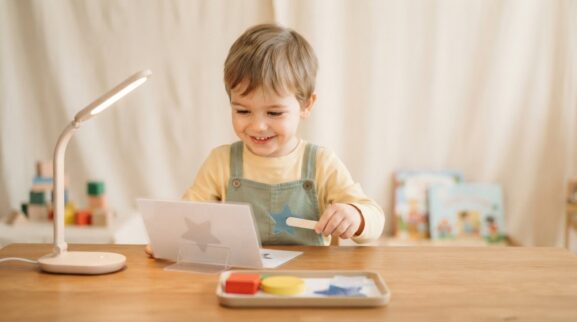 Light & Shadow Activity Cards for 4 Years printable learning activity for a 4-year-old