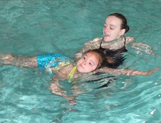 Kinder Swimmer